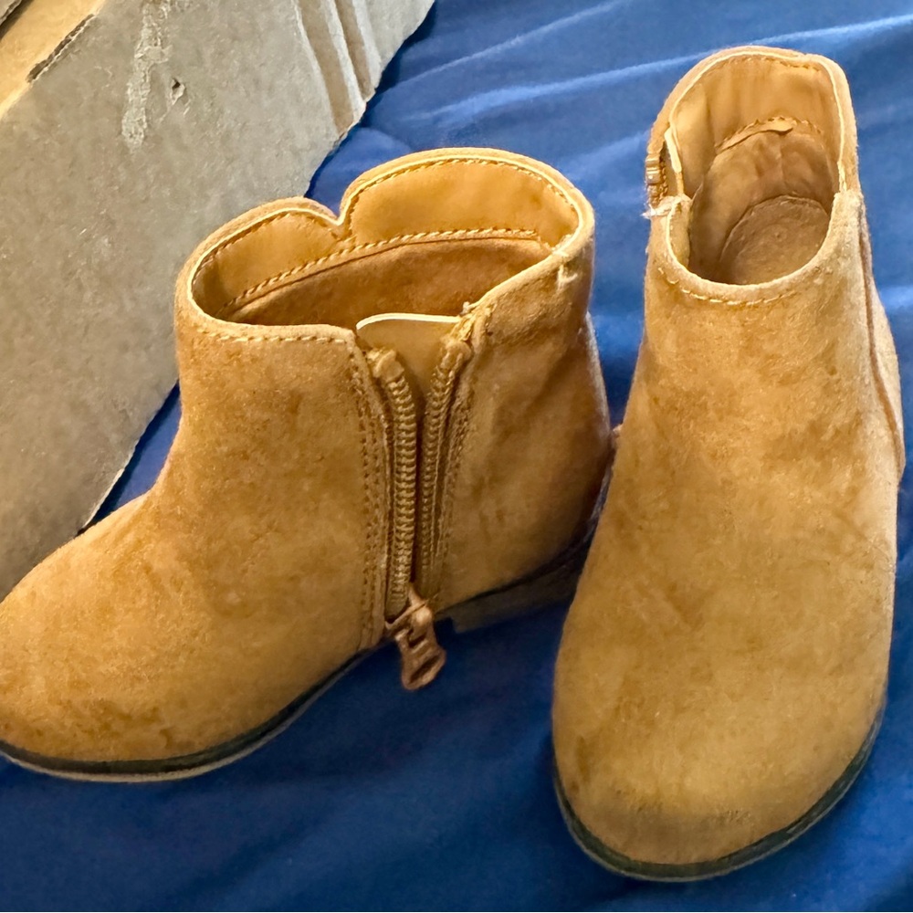 Cat & Jack Kids Brown Suede Boots